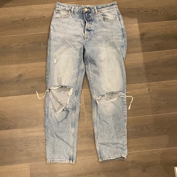 Zara Ripped Mom Jeans - Picture 2 of 4